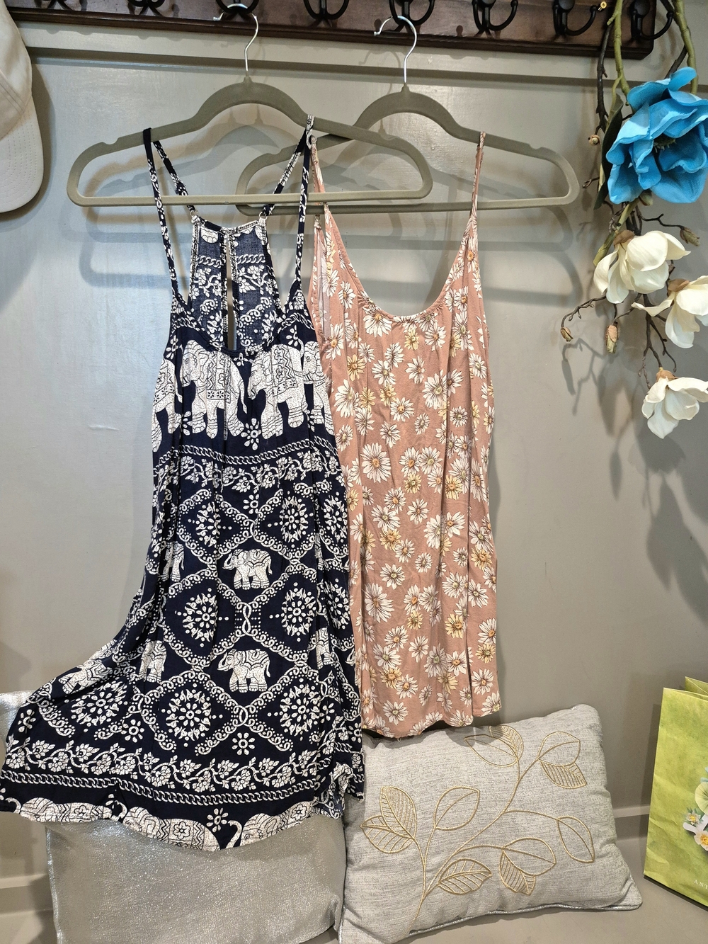 Forever 21 Navy Elephant Print Mini Sundress & Blush Daisy Slip Dress Bundle